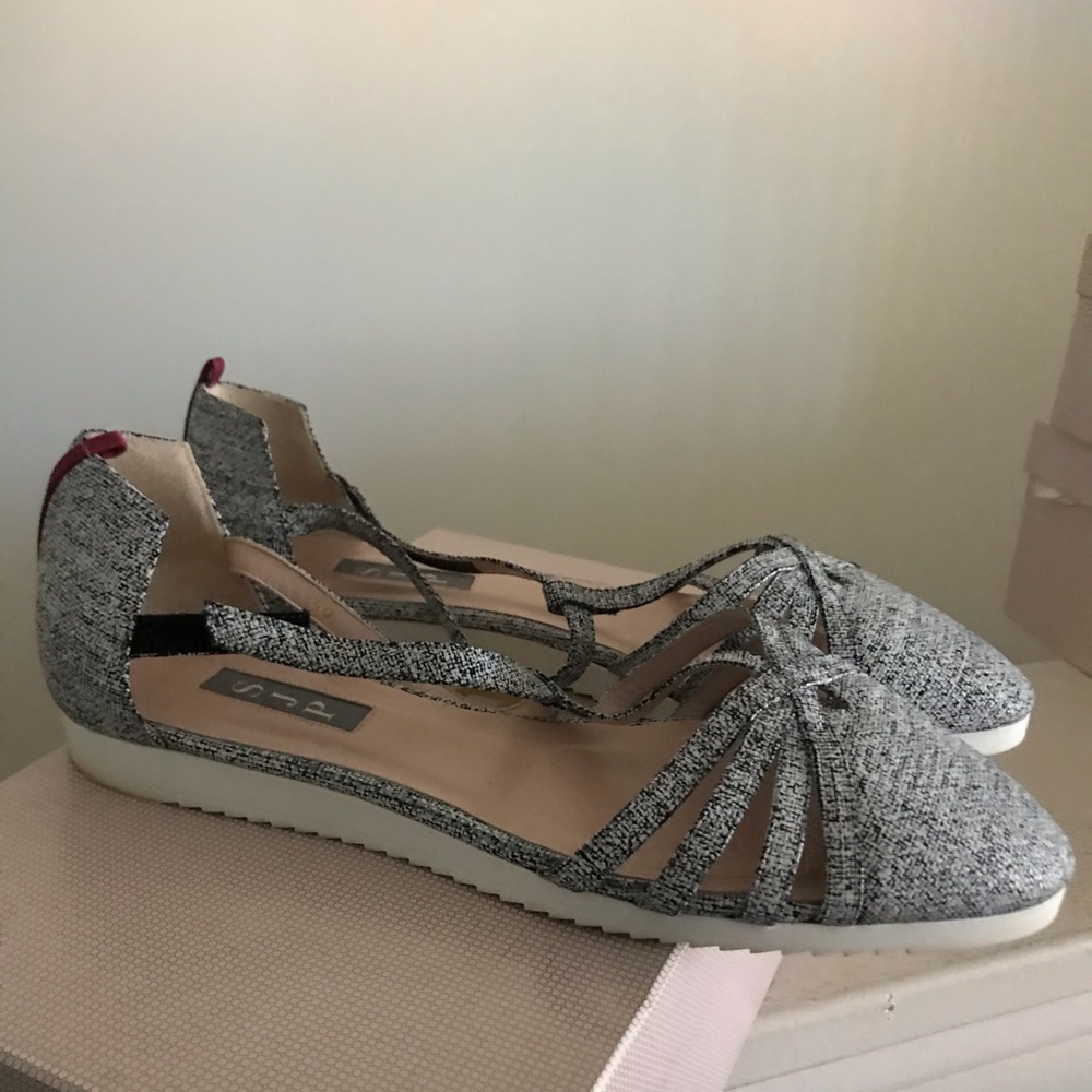Pre-owned SJP Sneaker Flat size 9.5